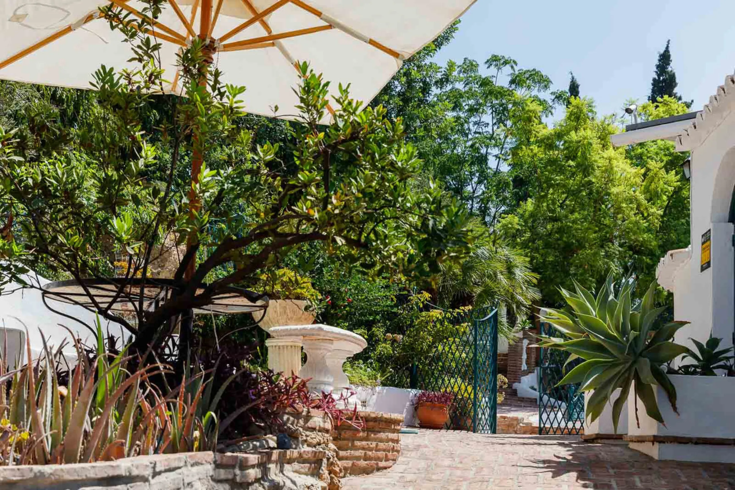 House - Detached Villa в продаже в Frigiliana, Málaga. В доме 6 спален и 5 ванных комнат. Площадь дома 419 м². Площадь участка 7134 м²