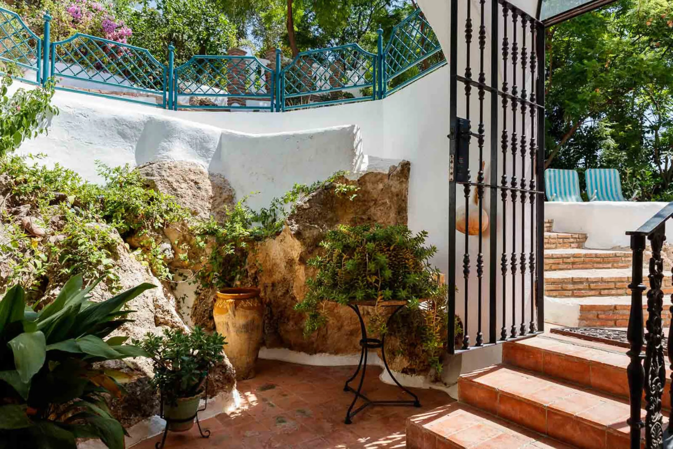 House - Detached Villa в продаже в Frigiliana, Málaga. В доме 6 спален и 5 ванных комнат. Площадь дома 419 м². Площадь участка 7134 м²