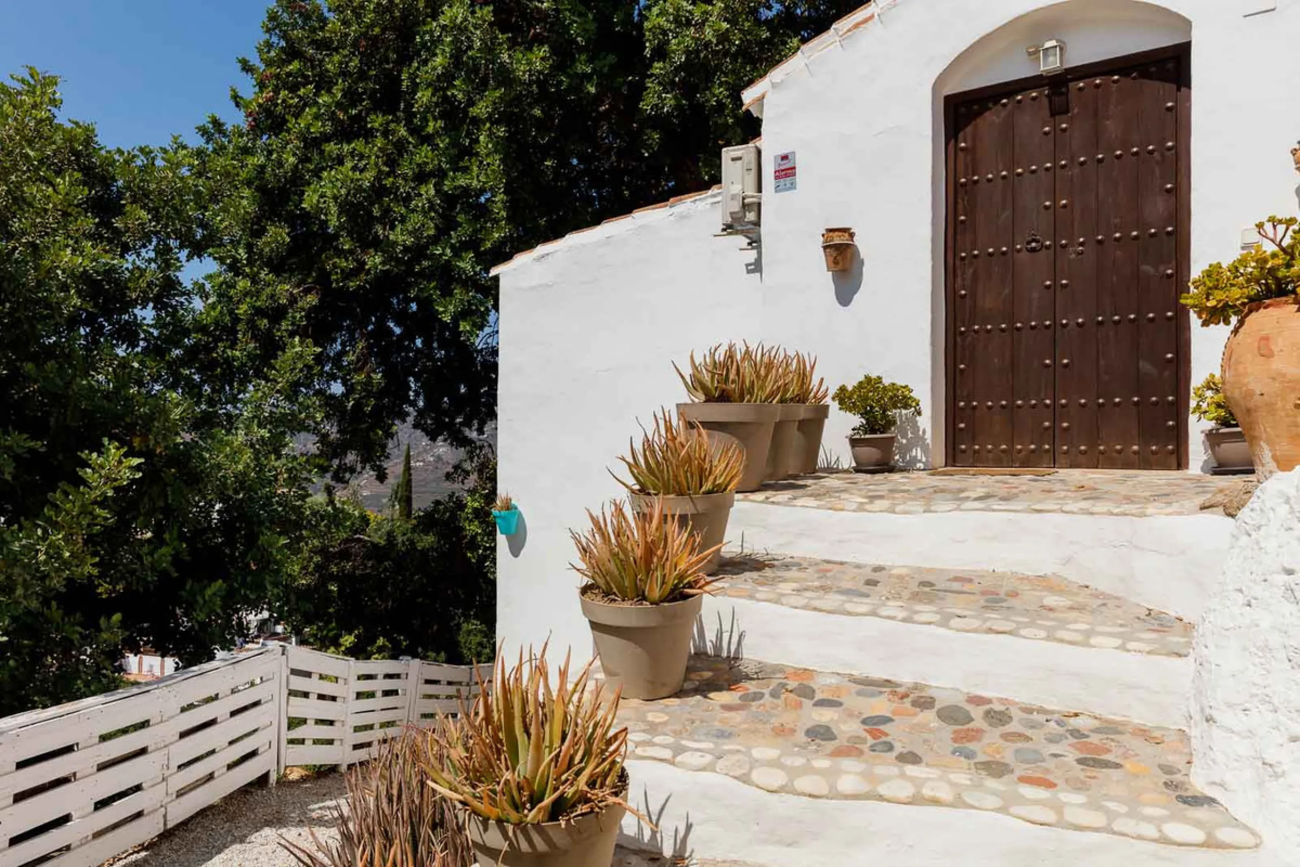 House - Detached Villa в продаже в Frigiliana, Málaga. В доме 6 спален и 5 ванных комнат. Площадь дома 419 м². Площадь участка 7134 м²