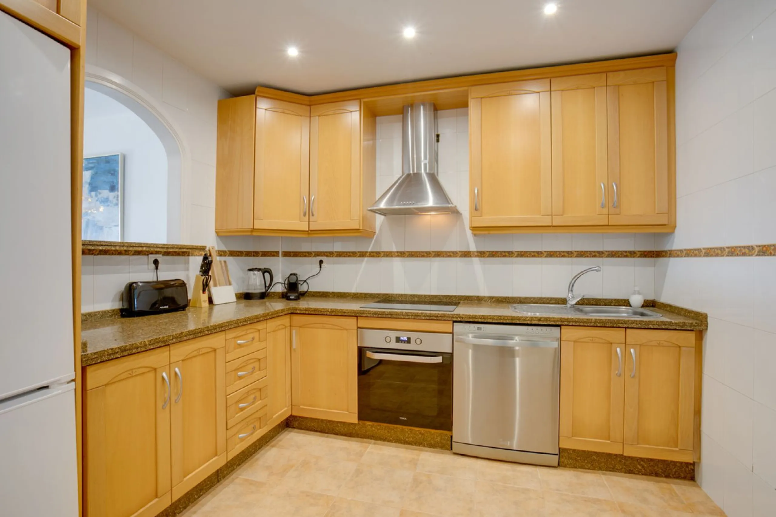 Spacious 2-Bedroom Garden Apartment Near Estepona Port