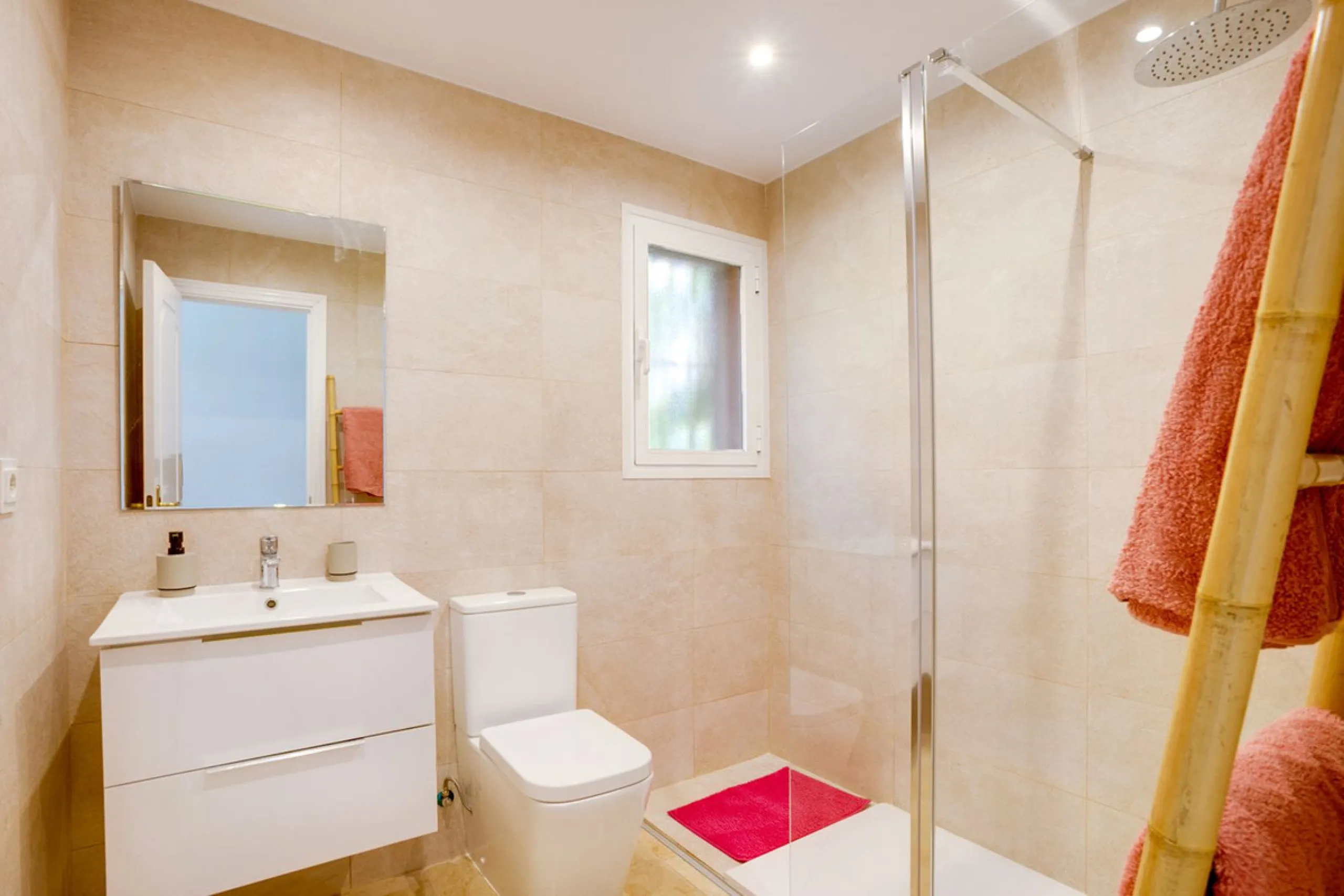 Spacious 2-Bedroom Garden Apartment Near Estepona Port