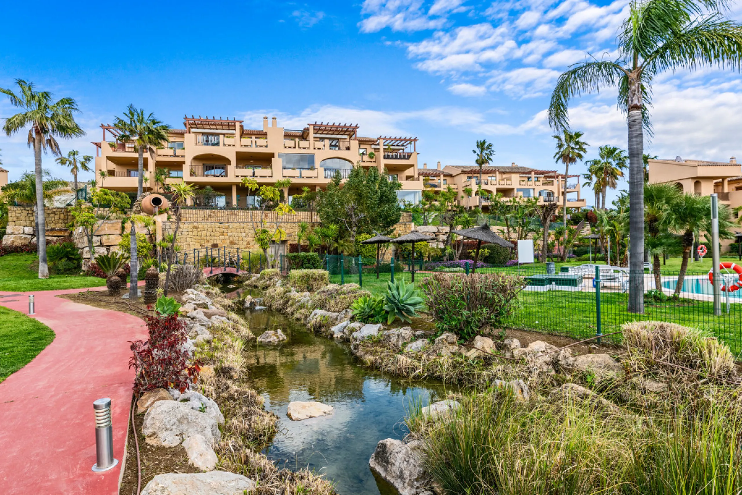 STUNNING 3-BEDROOM PENTHOUSE WITH PANORAMIC SEA AND MOUNTAIN VIEWS