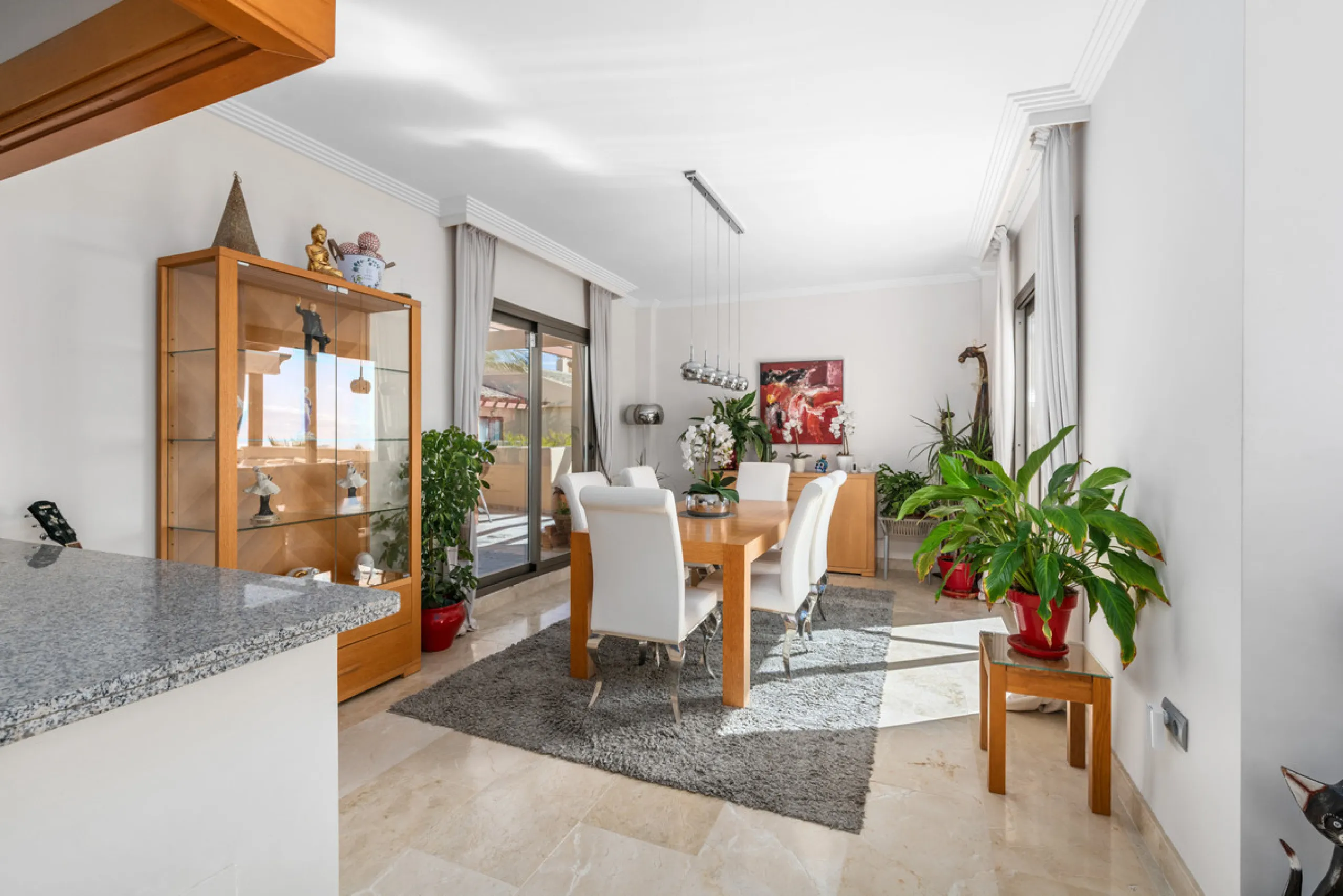 STUNNING 3-BEDROOM PENTHOUSE WITH PANORAMIC SEA AND MOUNTAIN VIEWS