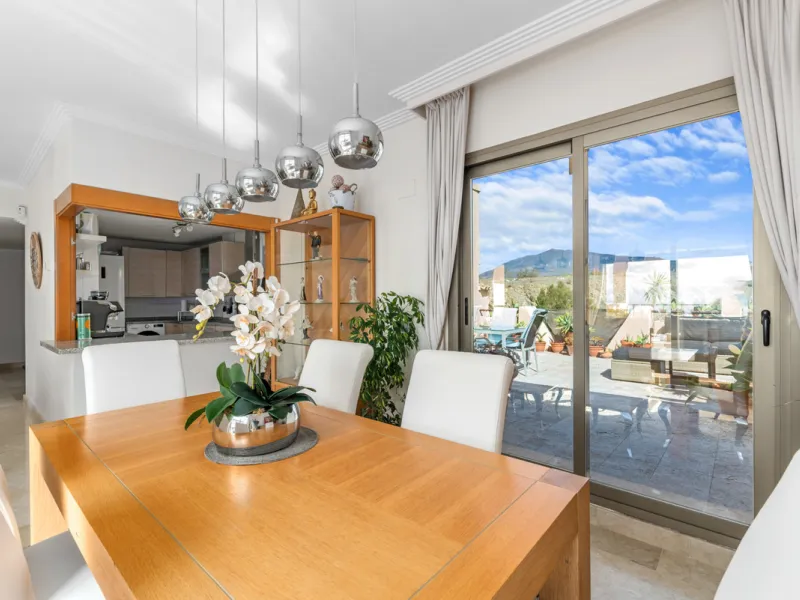 STUNNING 3-BEDROOM PENTHOUSE WITH PANORAMIC SEA AND MOUNTAIN VIEWS