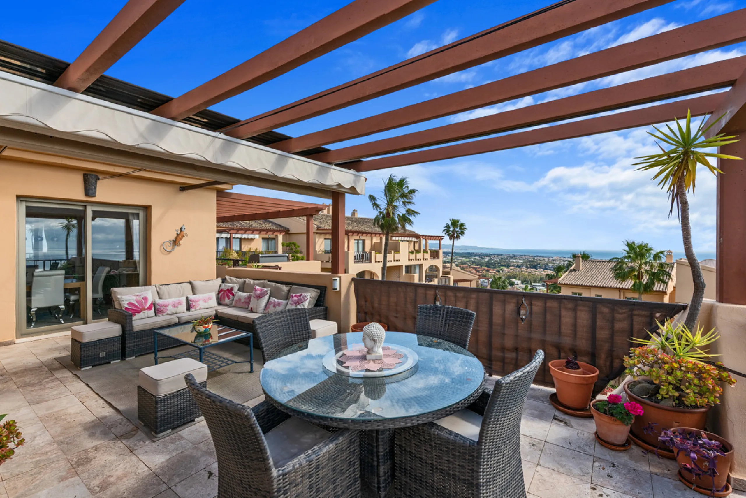 STUNNING 3-BEDROOM PENTHOUSE WITH PANORAMIC SEA AND MOUNTAIN VIEWS