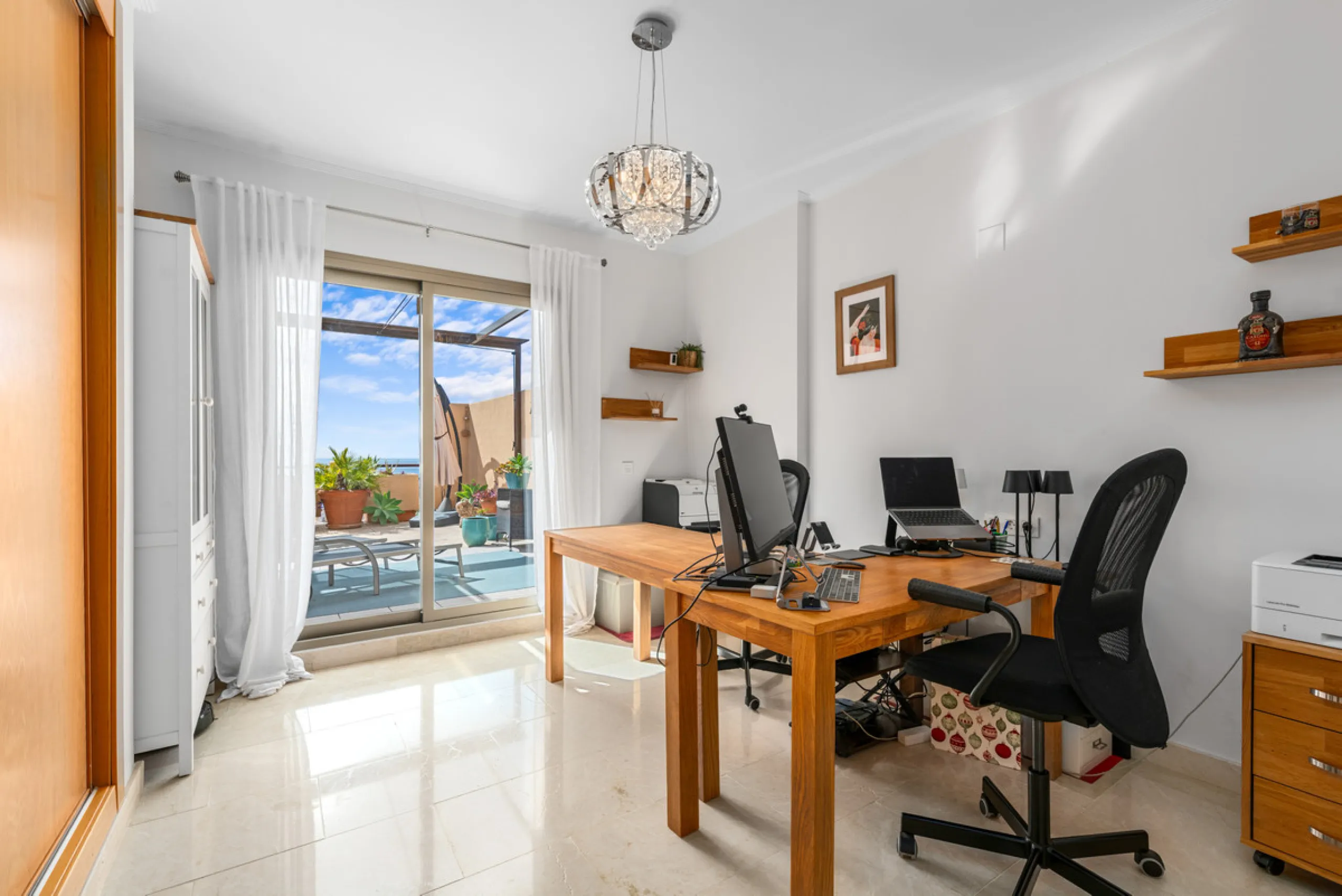 STUNNING 3-BEDROOM PENTHOUSE WITH PANORAMIC SEA AND MOUNTAIN VIEWS