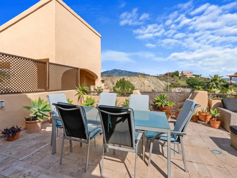 STUNNING 3-BEDROOM PENTHOUSE WITH PANORAMIC SEA AND MOUNTAIN VIEWS