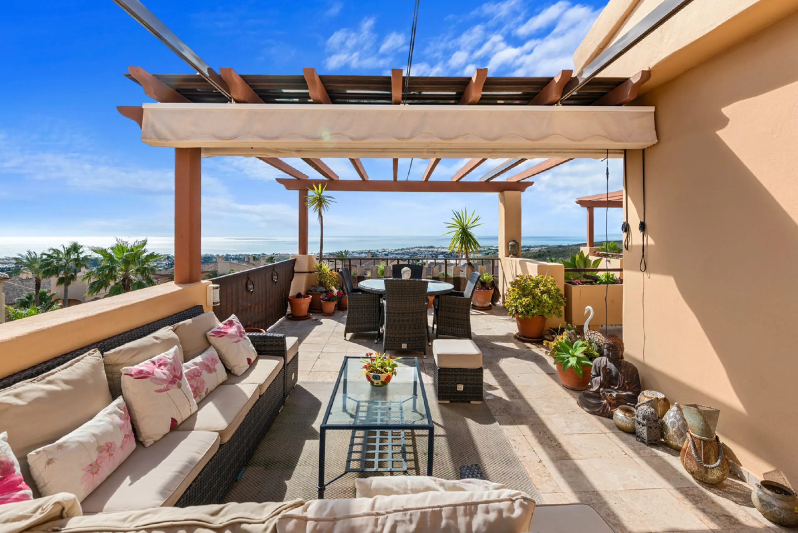 STUNNING 3-BEDROOM PENTHOUSE WITH PANORAMIC SEA AND MOUNTAIN VIEWS