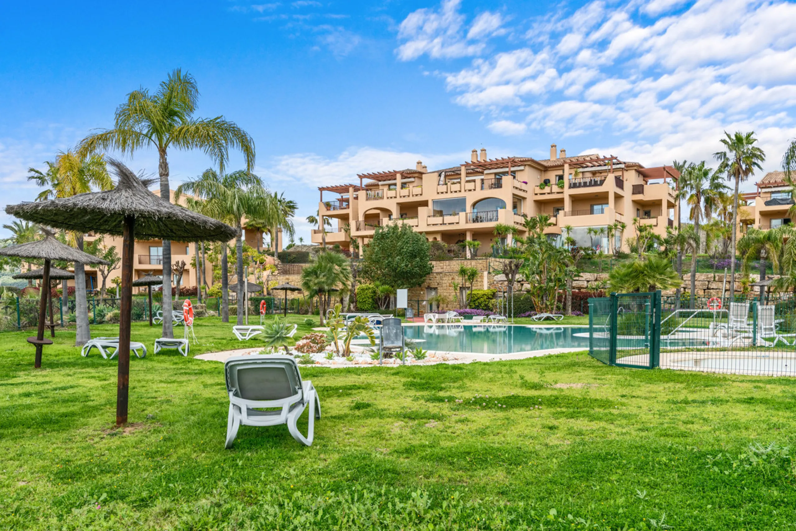 STUNNING 3-BEDROOM PENTHOUSE WITH PANORAMIC SEA AND MOUNTAIN VIEWS
