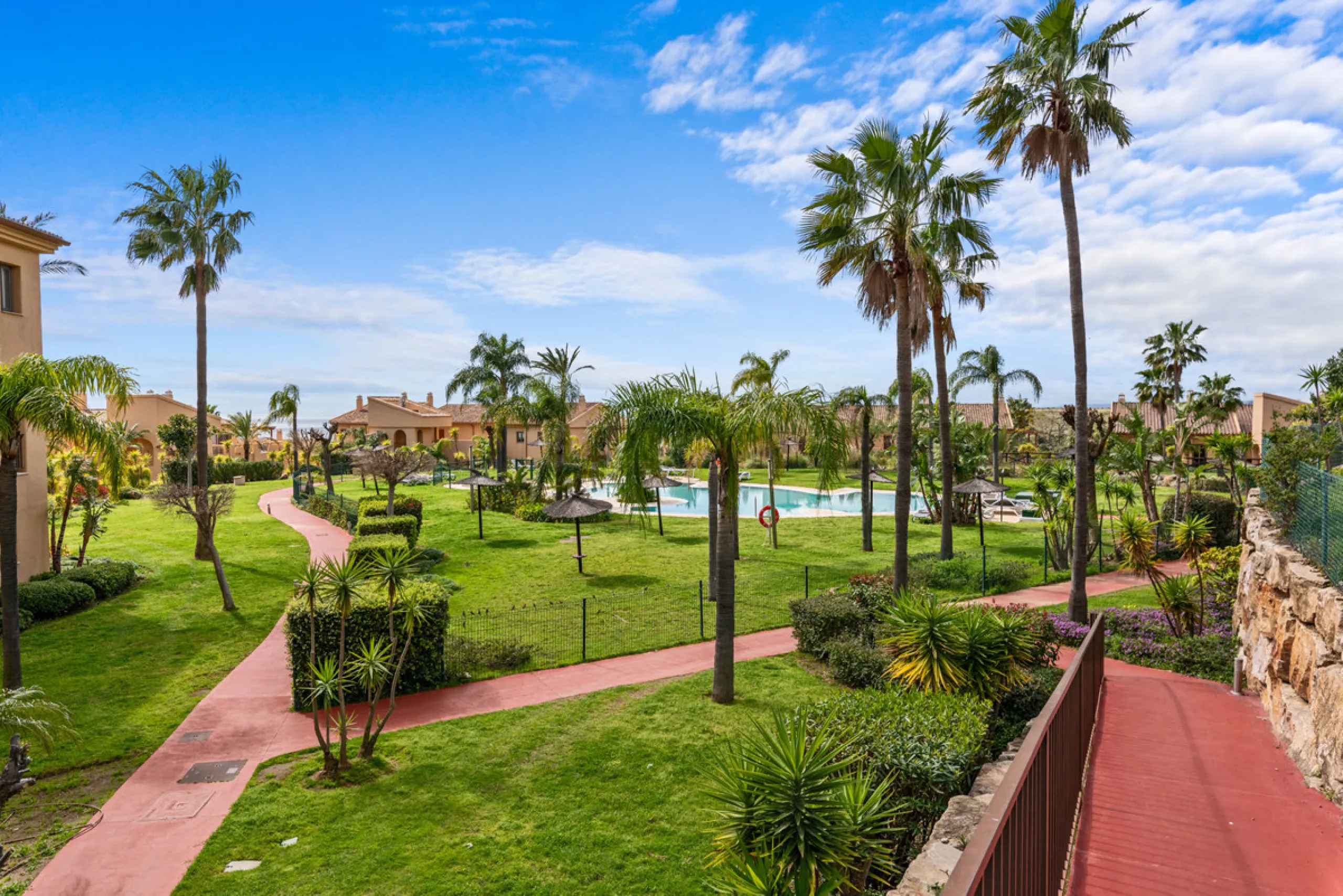 STUNNING 3-BEDROOM PENTHOUSE WITH PANORAMIC SEA AND MOUNTAIN VIEWS