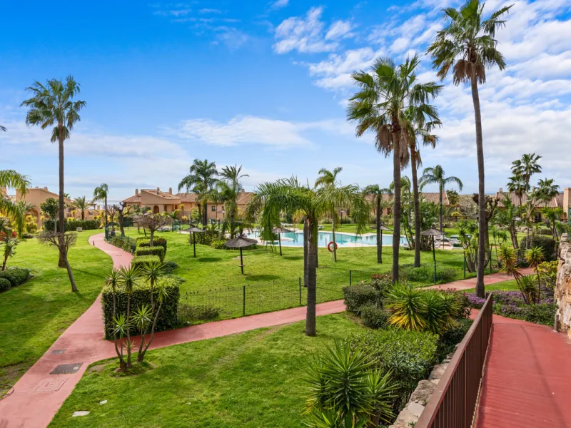 STUNNING 3-BEDROOM PENTHOUSE WITH PANORAMIC SEA AND MOUNTAIN VIEWS