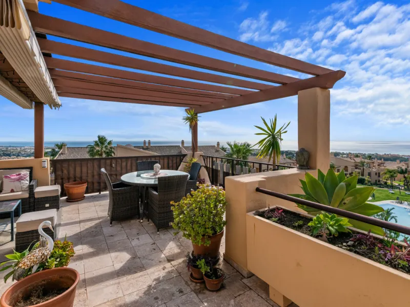 STUNNING 3-BEDROOM PENTHOUSE WITH PANORAMIC SEA AND MOUNTAIN VIEWS