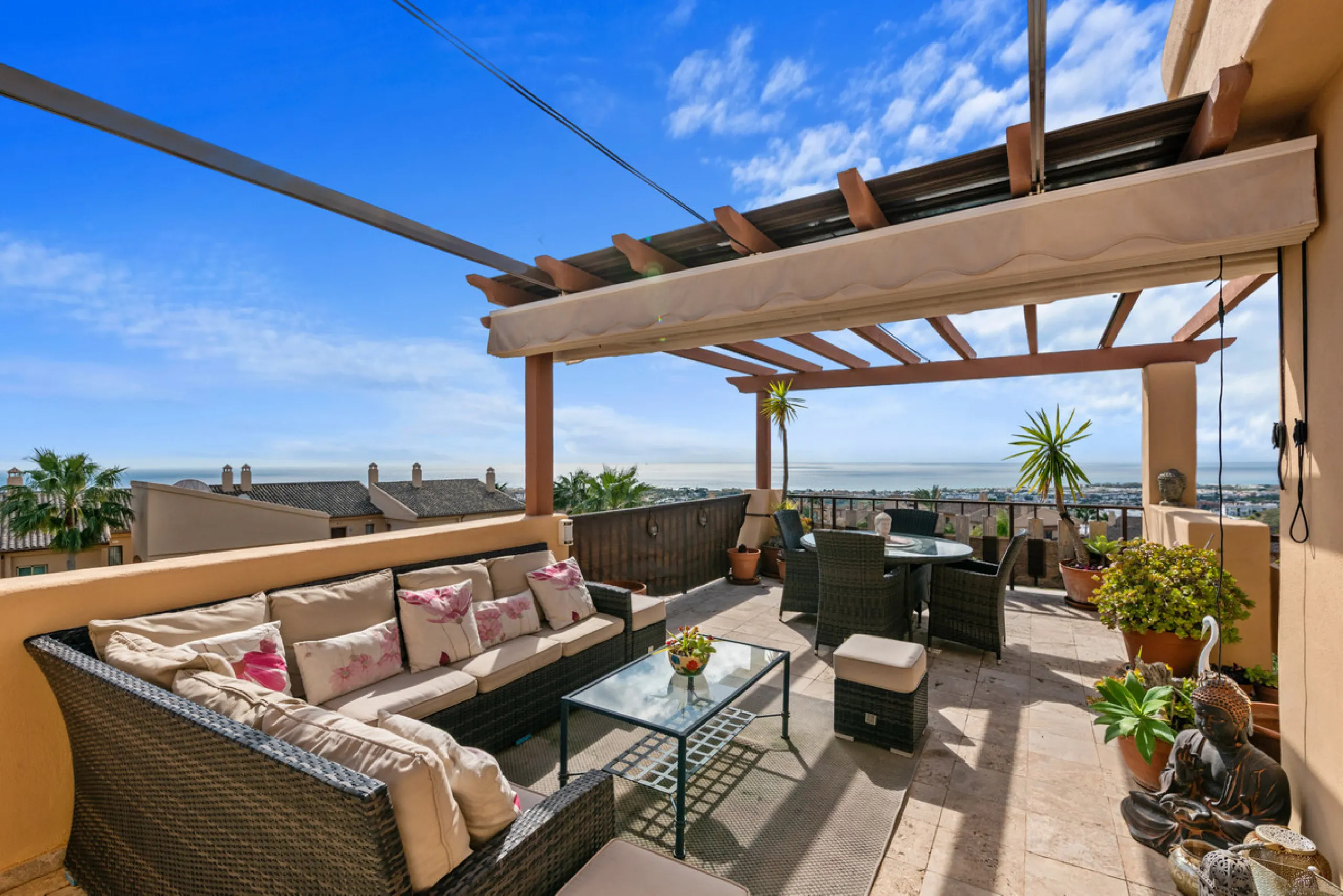 STUNNING 3-BEDROOM PENTHOUSE WITH PANORAMIC SEA AND MOUNTAIN VIEWS