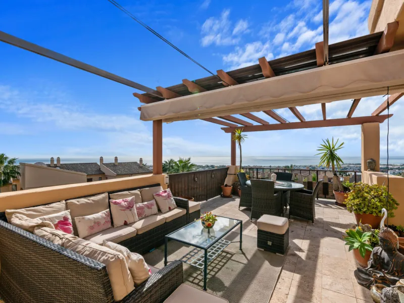 STUNNING 3-BEDROOM PENTHOUSE WITH PANORAMIC SEA AND MOUNTAIN VIEWS