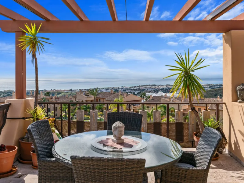 STUNNING 3-BEDROOM PENTHOUSE WITH PANORAMIC SEA AND MOUNTAIN VIEWS