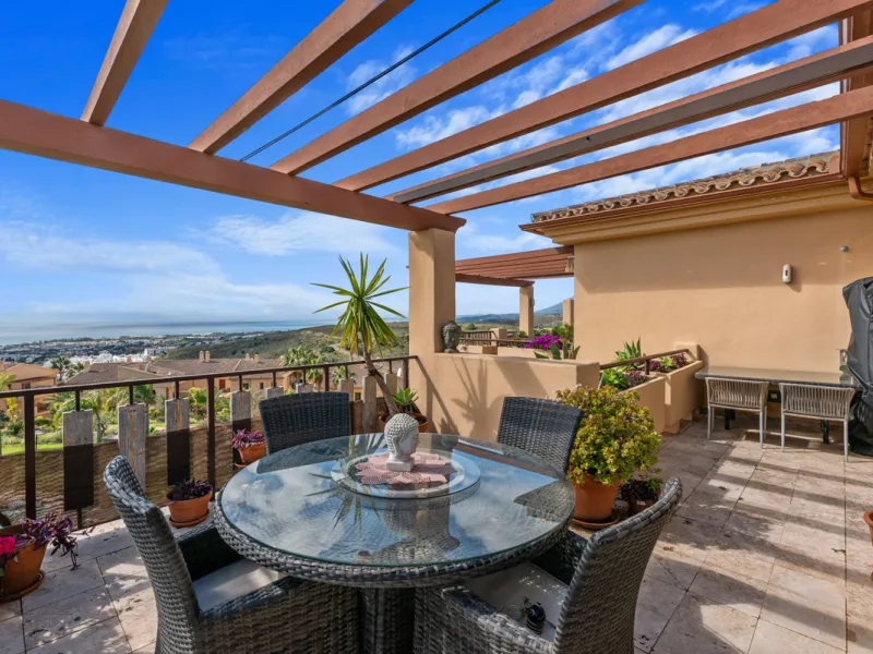 STUNNING 3-BEDROOM PENTHOUSE WITH PANORAMIC SEA AND MOUNTAIN VIEWS