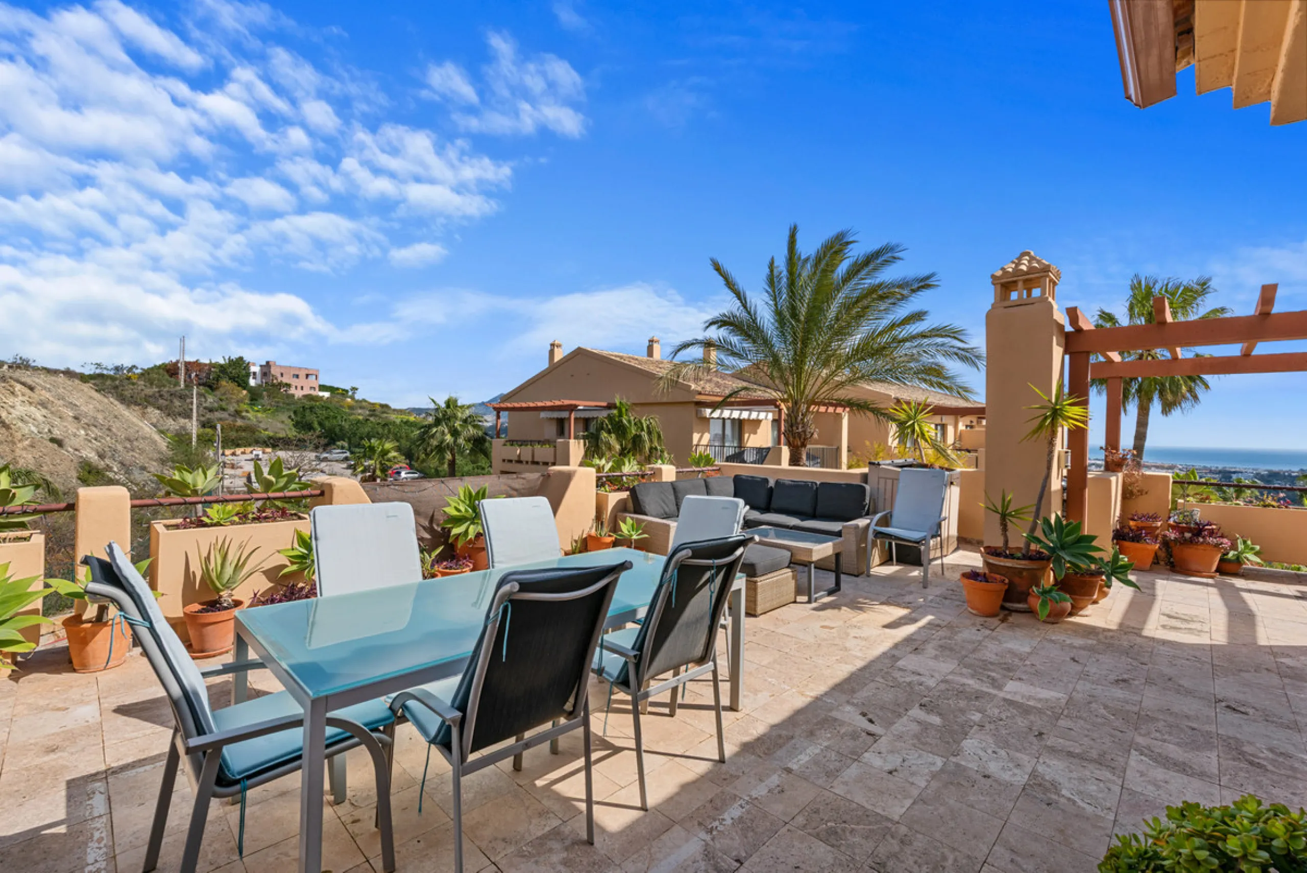STUNNING 3-BEDROOM PENTHOUSE WITH PANORAMIC SEA AND MOUNTAIN VIEWS