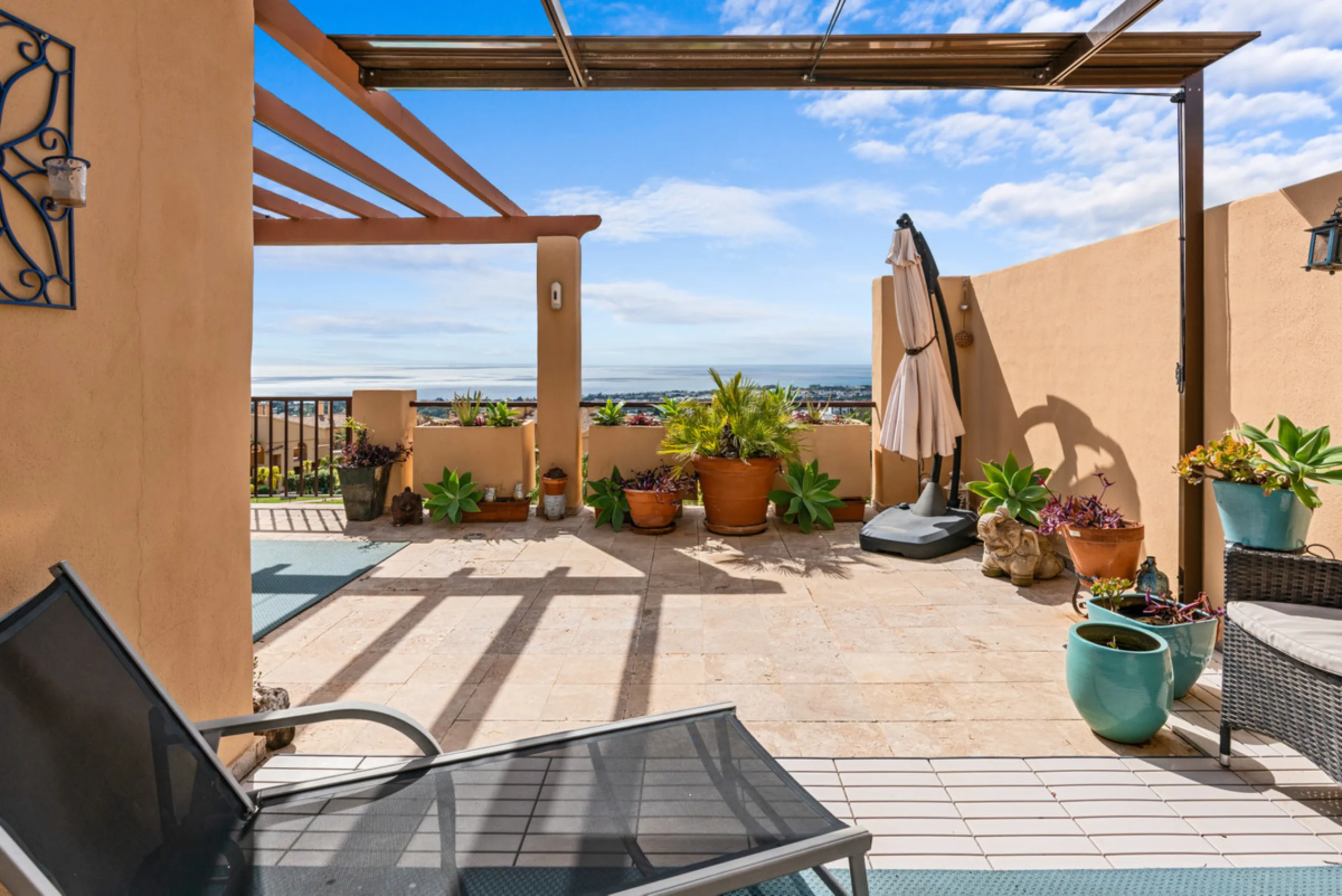 STUNNING 3-BEDROOM PENTHOUSE WITH PANORAMIC SEA AND MOUNTAIN VIEWS