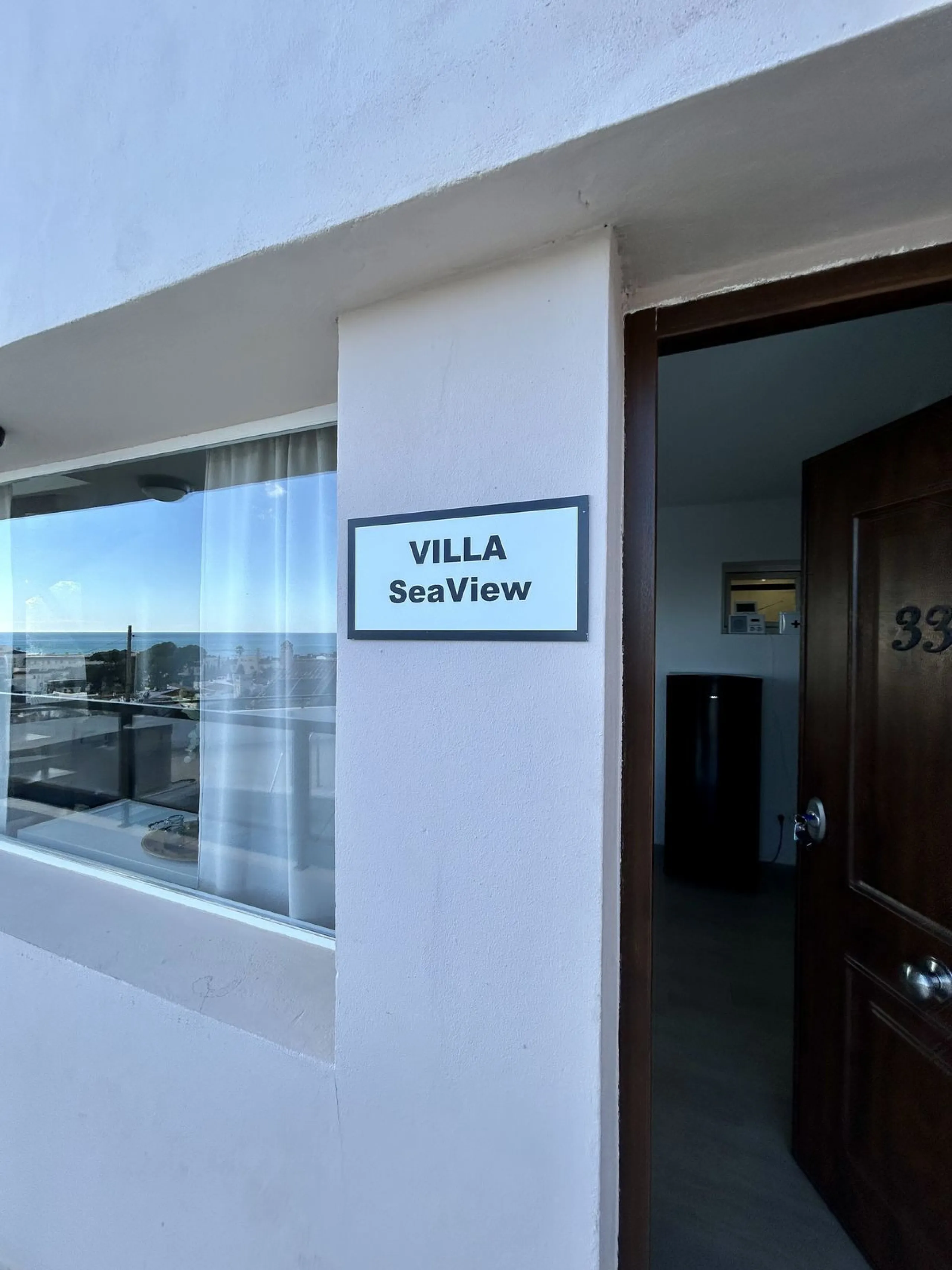 Discover this stunning luxury villa located in the exclusive Torreblanca area of ​​Fuengirola.