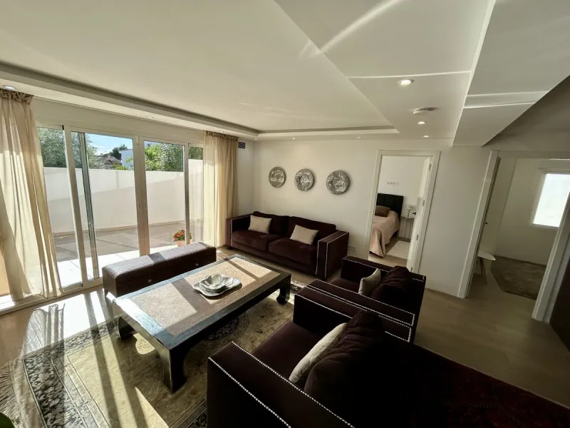 Discover this stunning luxury villa located in the exclusive Torreblanca area of ​​Fuengirola.