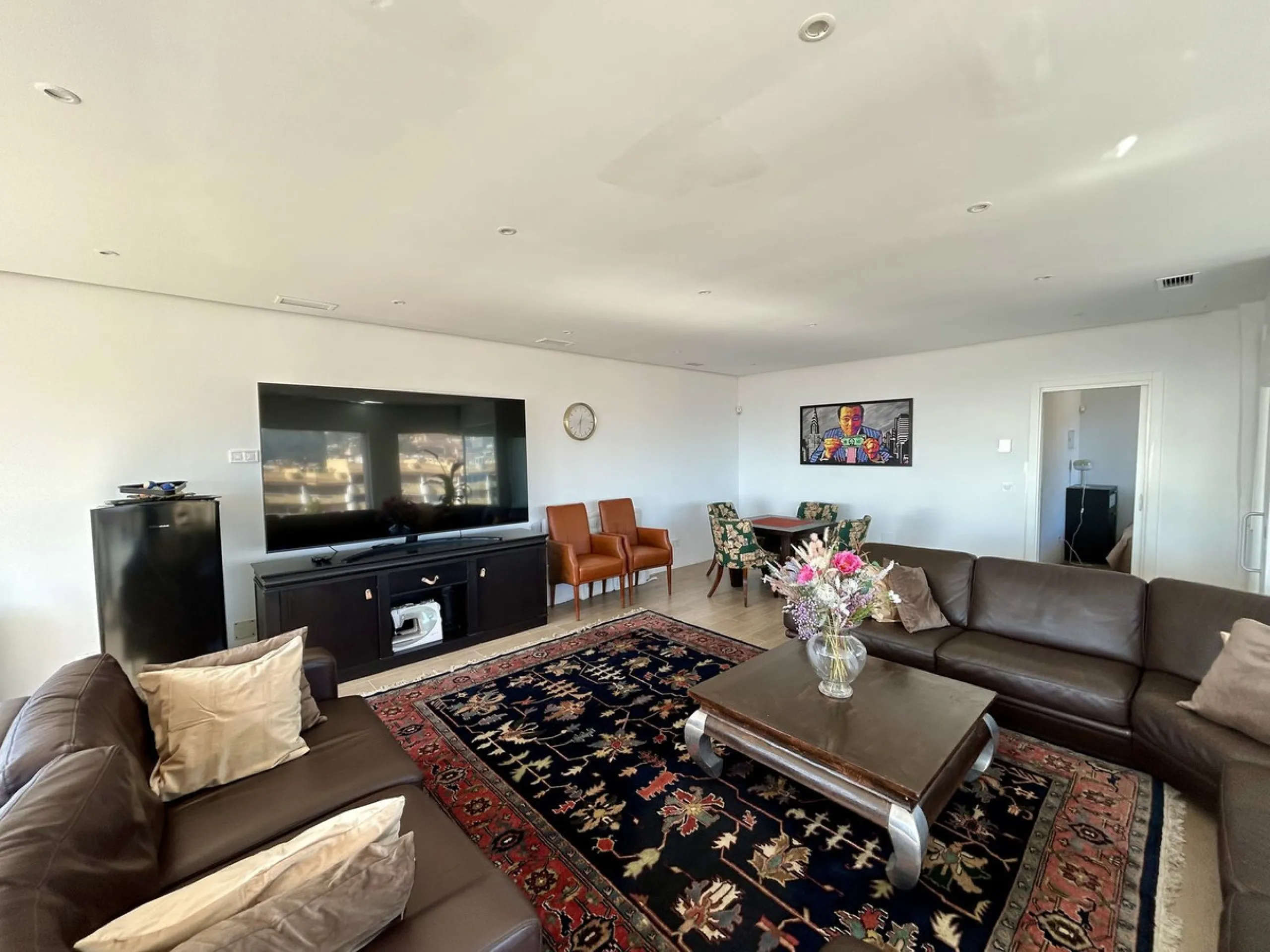 Discover this stunning luxury villa located in the exclusive Torreblanca area of ​​Fuengirola.