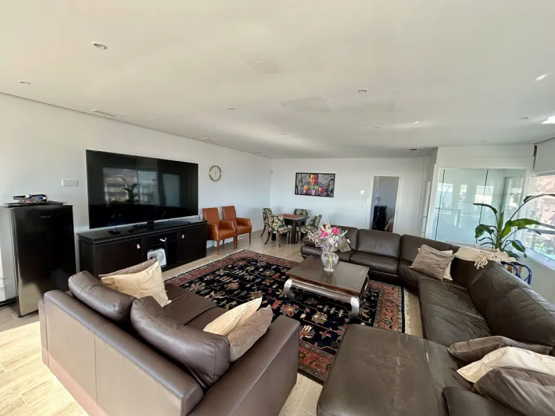 Discover this stunning luxury villa located in the exclusive Torreblanca area of ​​Fuengirola.