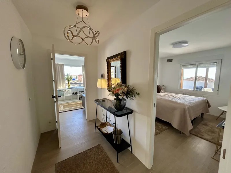 Discover this stunning luxury villa located in the exclusive Torreblanca area of ​​Fuengirola.