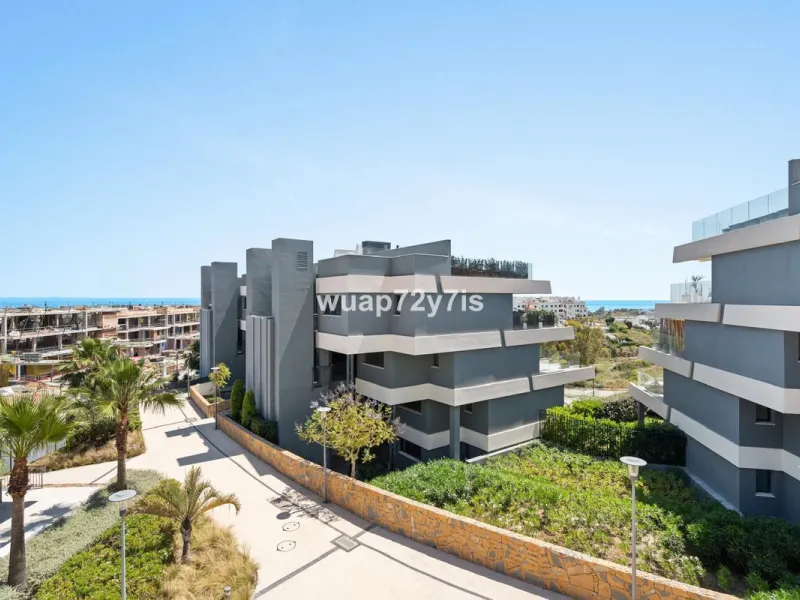 3-Bedroom Apartment with Sea Views & Tourist Licence in OASIS 325 – Estepona