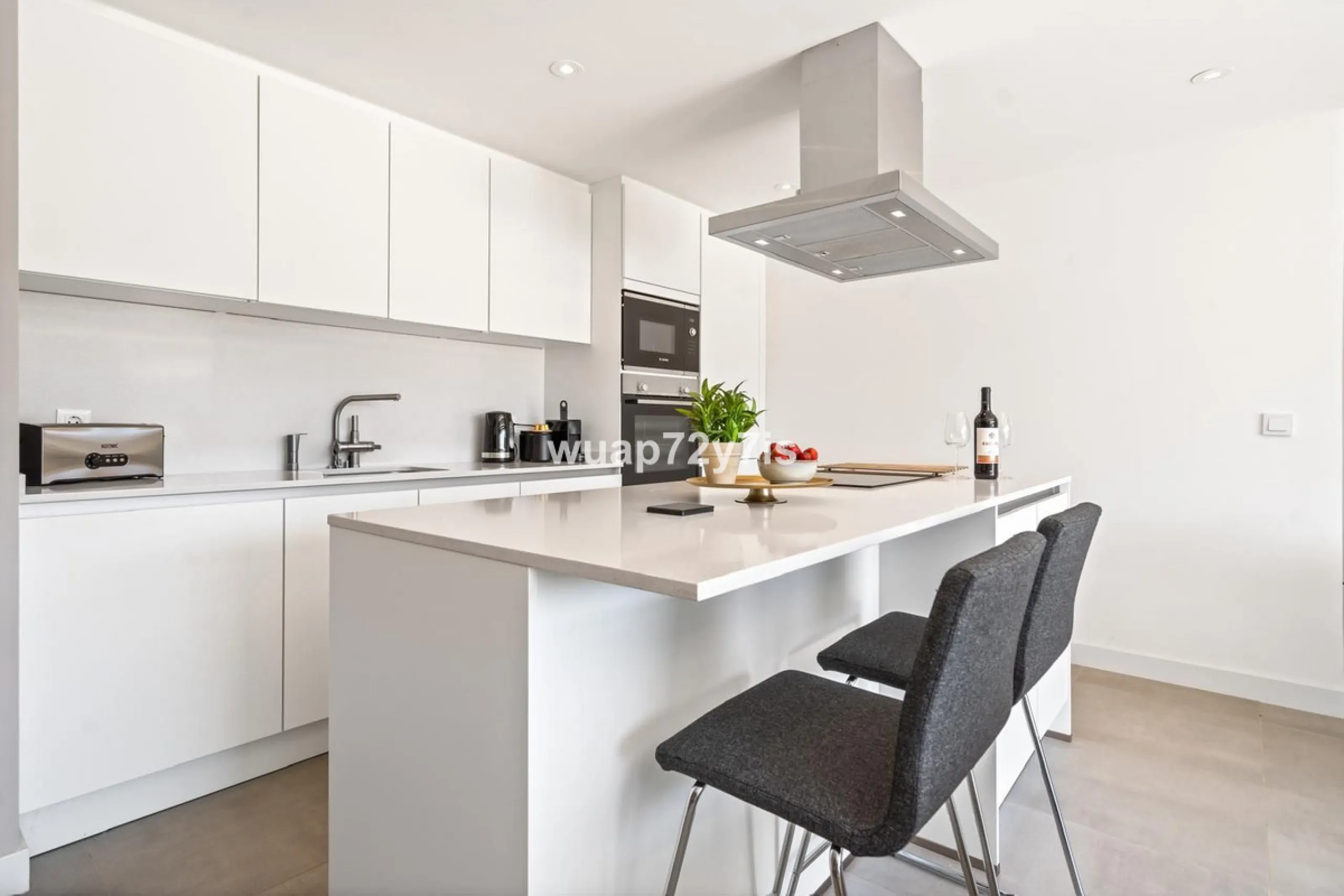 3-Bedroom Apartment with Sea Views & Tourist Licence in OASIS 325 – Estepona