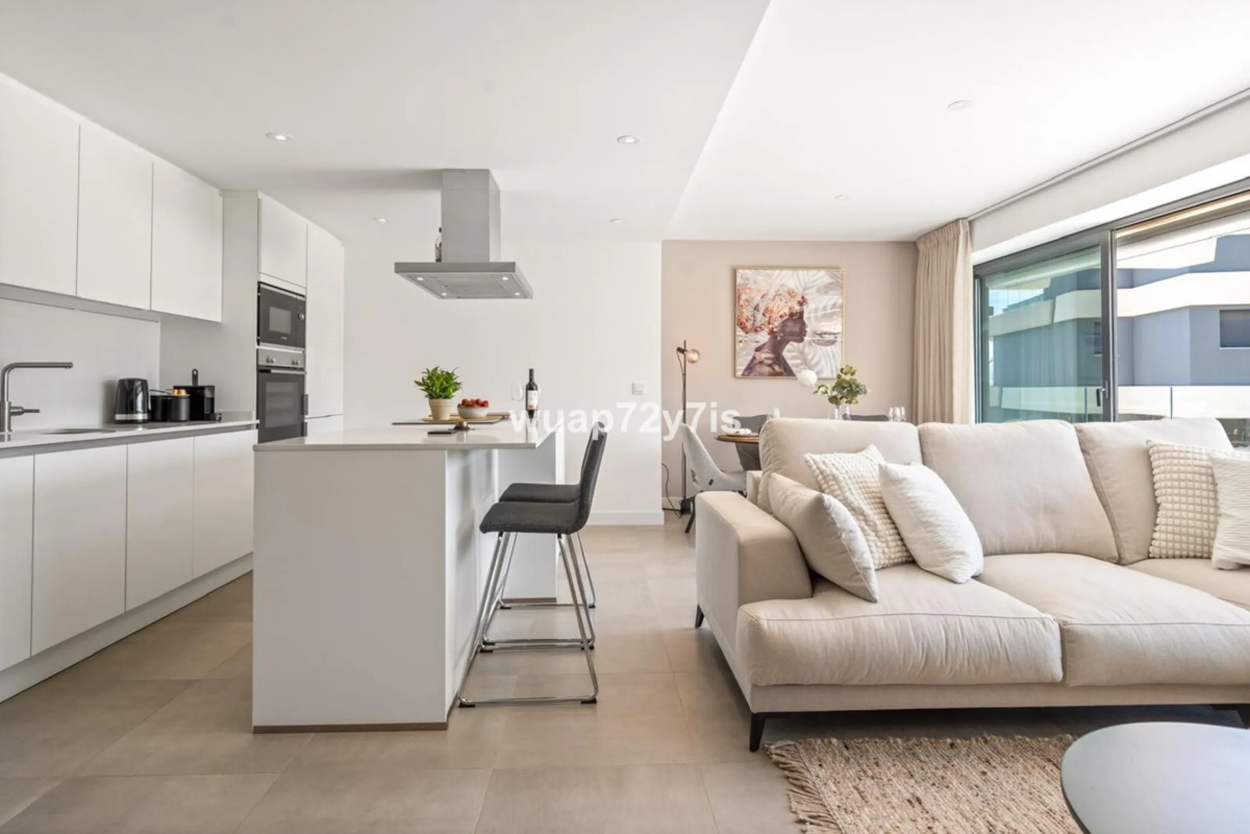 3-Bedroom Apartment with Sea Views & Tourist Licence in OASIS 325 – Estepona