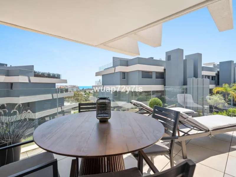 3-Bedroom Apartment with Sea Views & Tourist Licence in OASIS 325 – Estepona