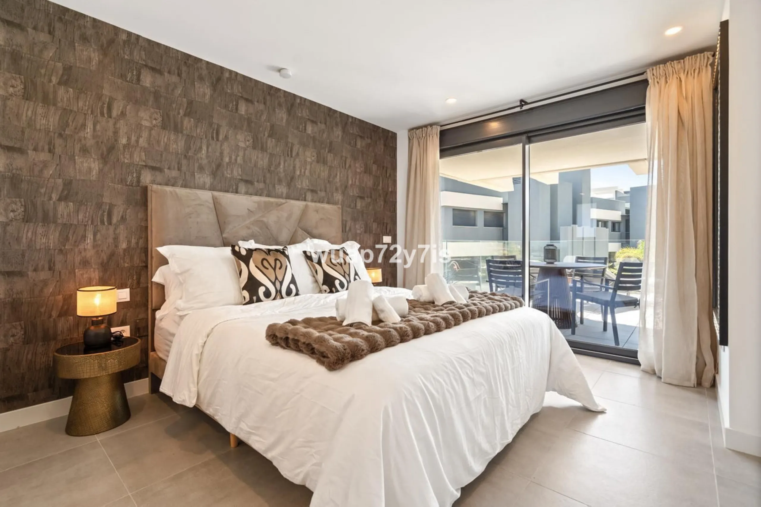 3-Bedroom Apartment with Sea Views & Tourist Licence in OASIS 325 – Estepona