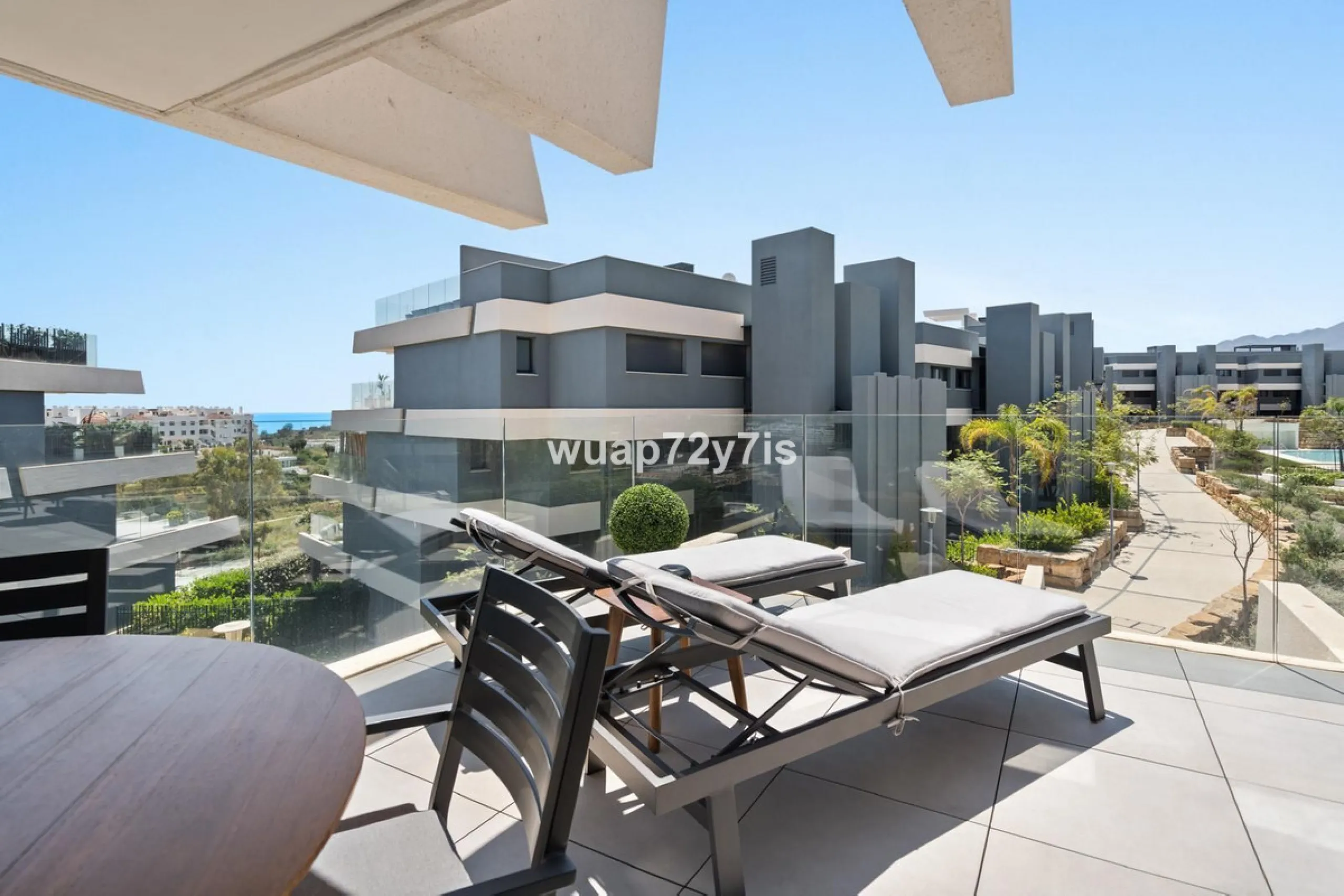 3-Bedroom Apartment with Sea Views & Tourist Licence in OASIS 325 – Estepona
