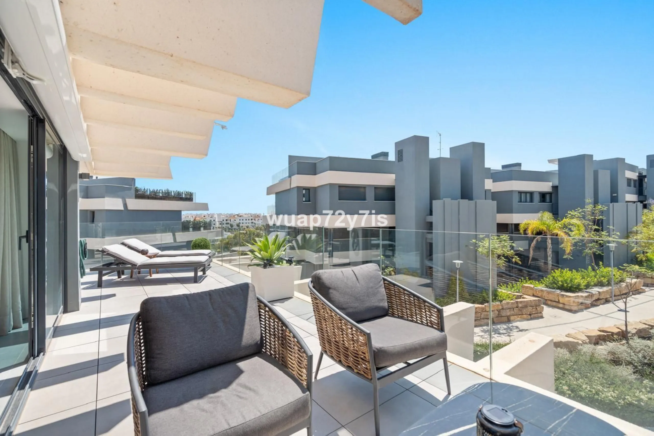 3-Bedroom Apartment with Sea Views & Tourist Licence in OASIS 325 – Estepona