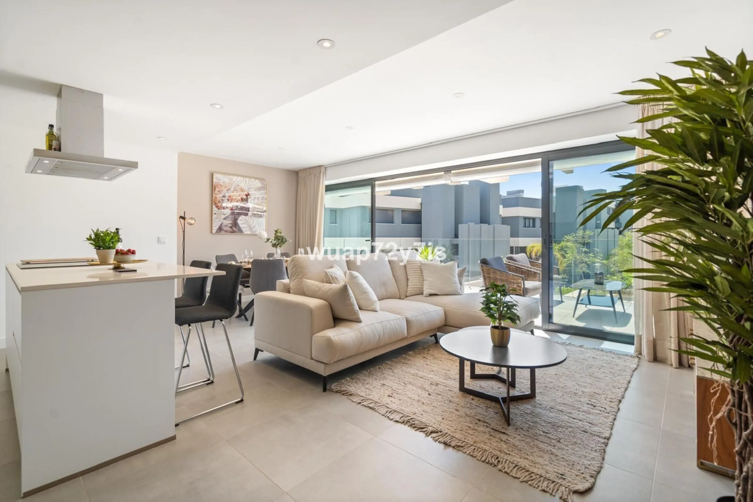 3-Bedroom Apartment with Sea Views & Tourist Licence in OASIS 325 – Estepona