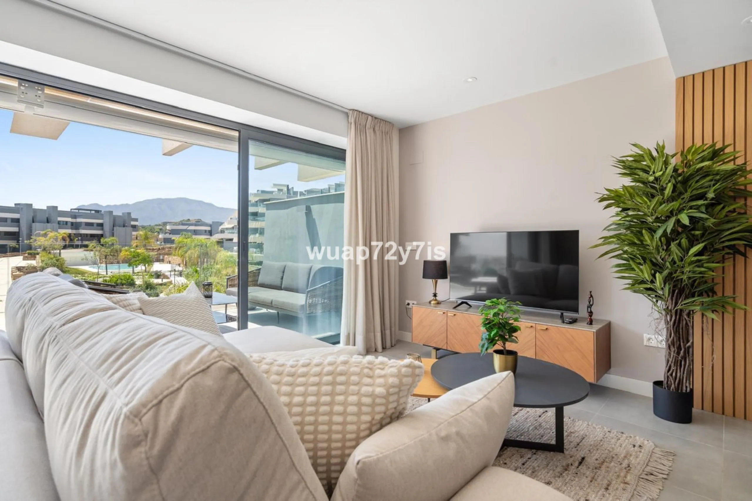 3-Bedroom Apartment with Sea Views & Tourist Licence in OASIS 325 – Estepona