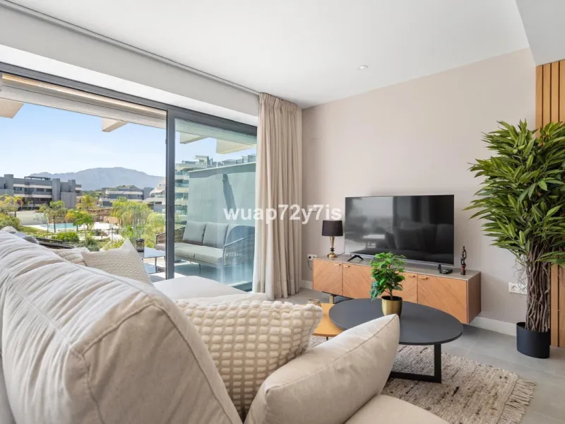 3-Bedroom Apartment with Sea Views & Tourist Licence in OASIS 325 – Estepona