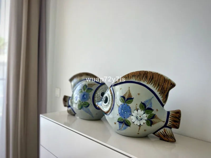 Located in the prestigious The Edge development, on the seafront of Estepona's exclusive New Golden Mile, this elegant flat is part of one of the most modern and sought-after residential complexes on the Costa del Sol. The surroundings offer privacy, cont