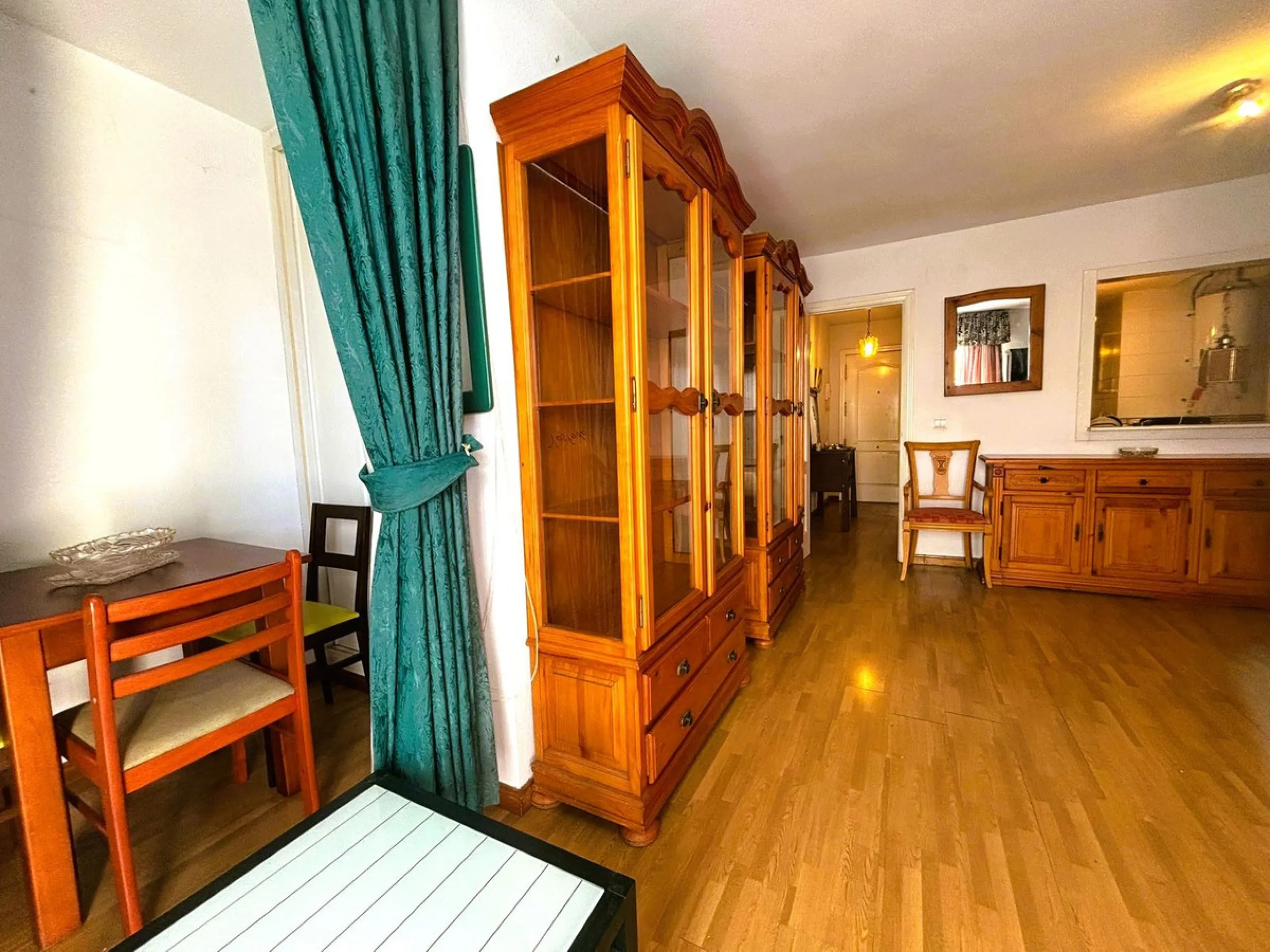 Living close to the sea is a feeling that is hard to describe… but this apartment in Marbella captures it from the very first moment.