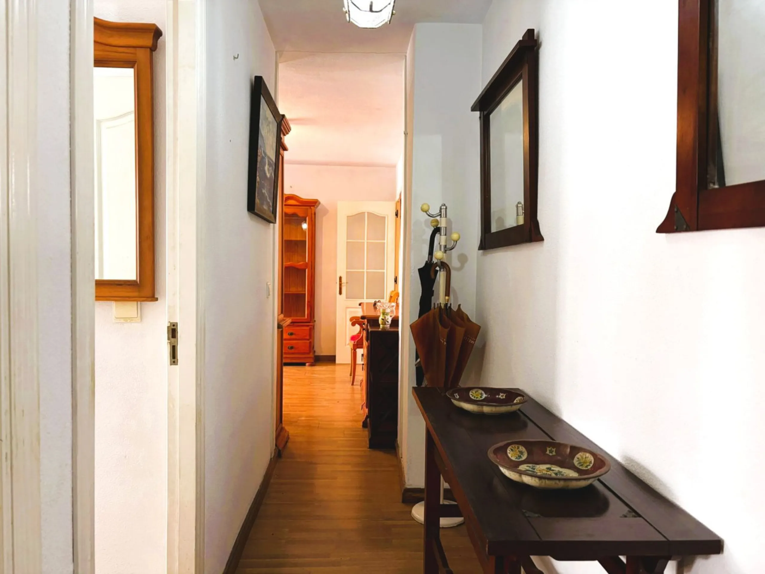 Living close to the sea is a feeling that is hard to describe… but this apartment in Marbella captures it from the very first moment.