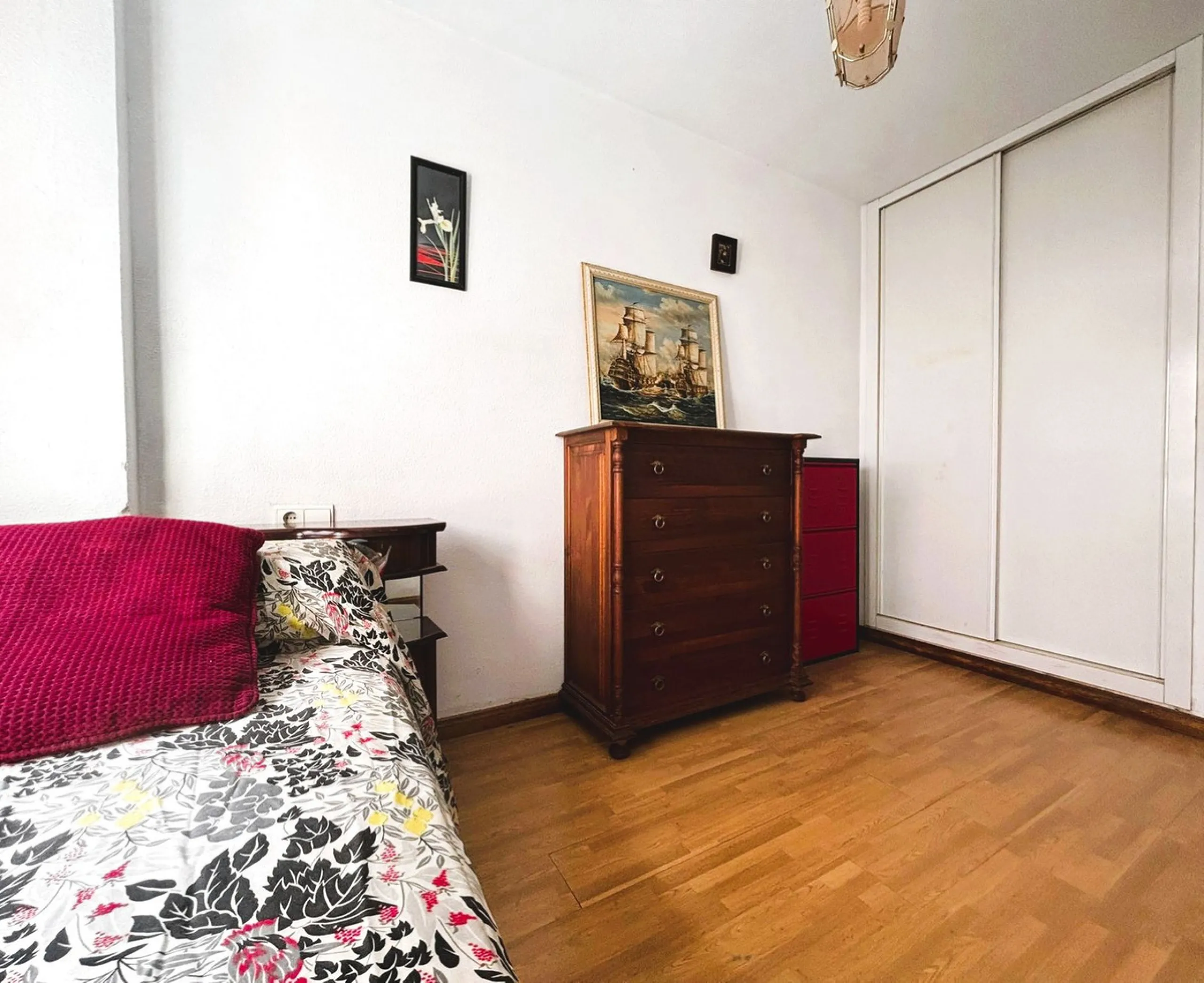 Living close to the sea is a feeling that is hard to describe… but this apartment in Marbella captures it from the very first moment.