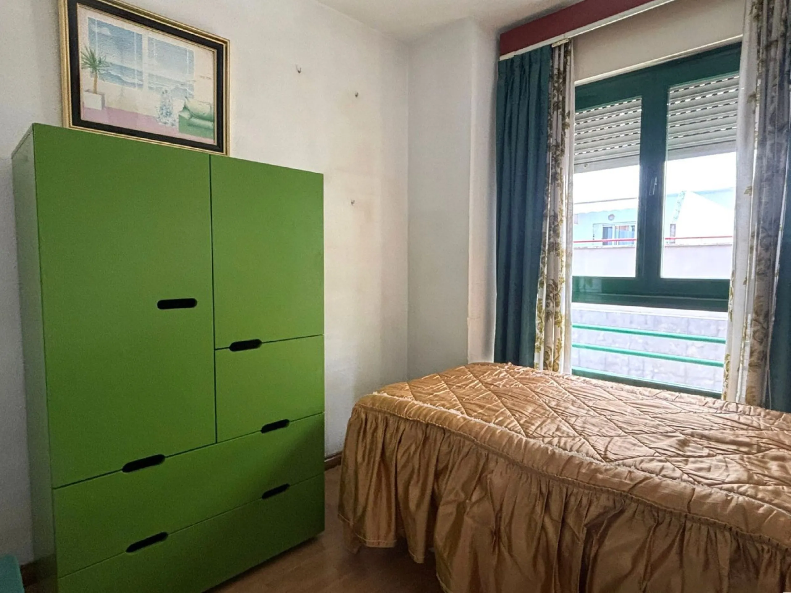 Living close to the sea is a feeling that is hard to describe… but this apartment in Marbella captures it from the very first moment.