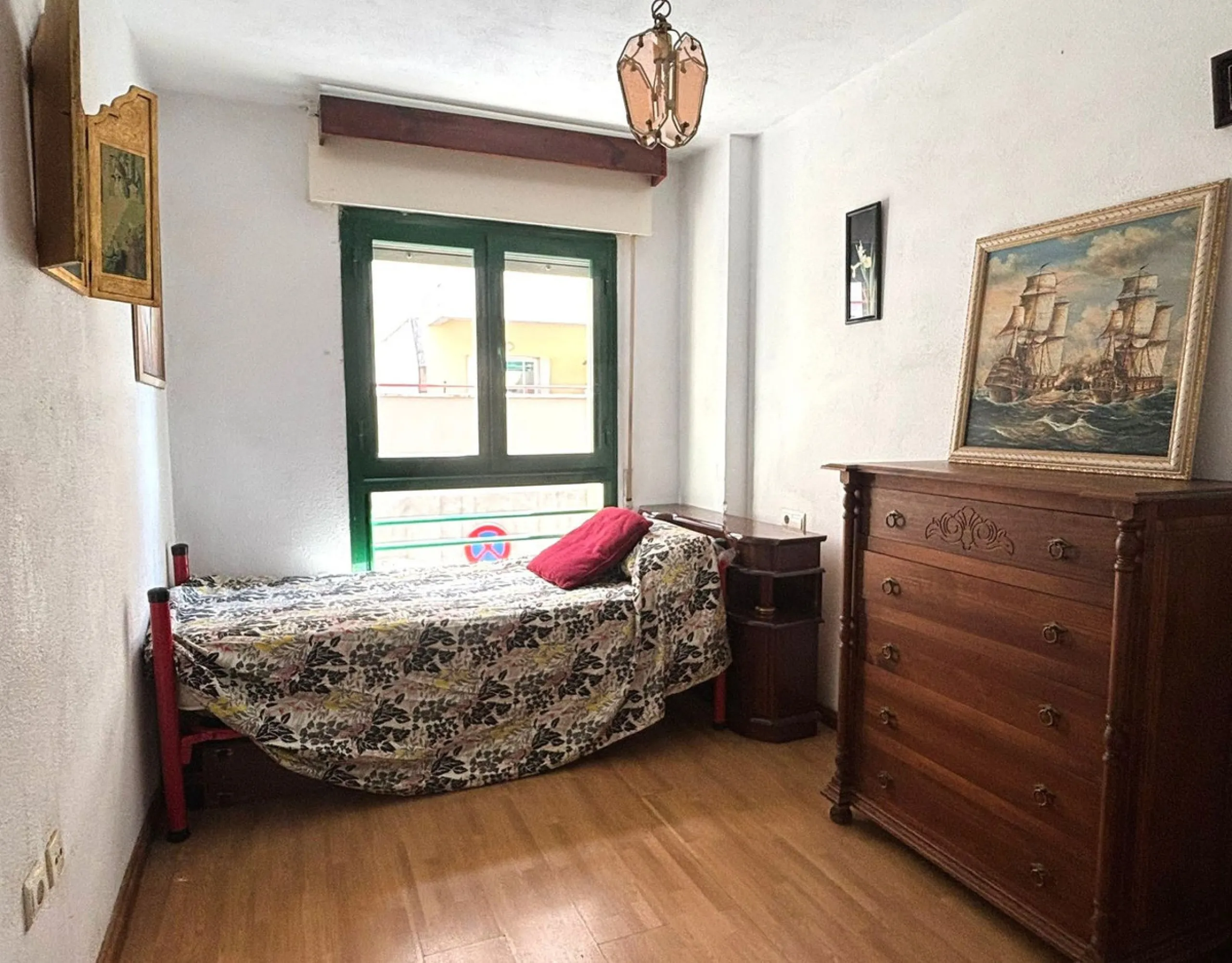 Living close to the sea is a feeling that is hard to describe… but this apartment in Marbella captures it from the very first moment.