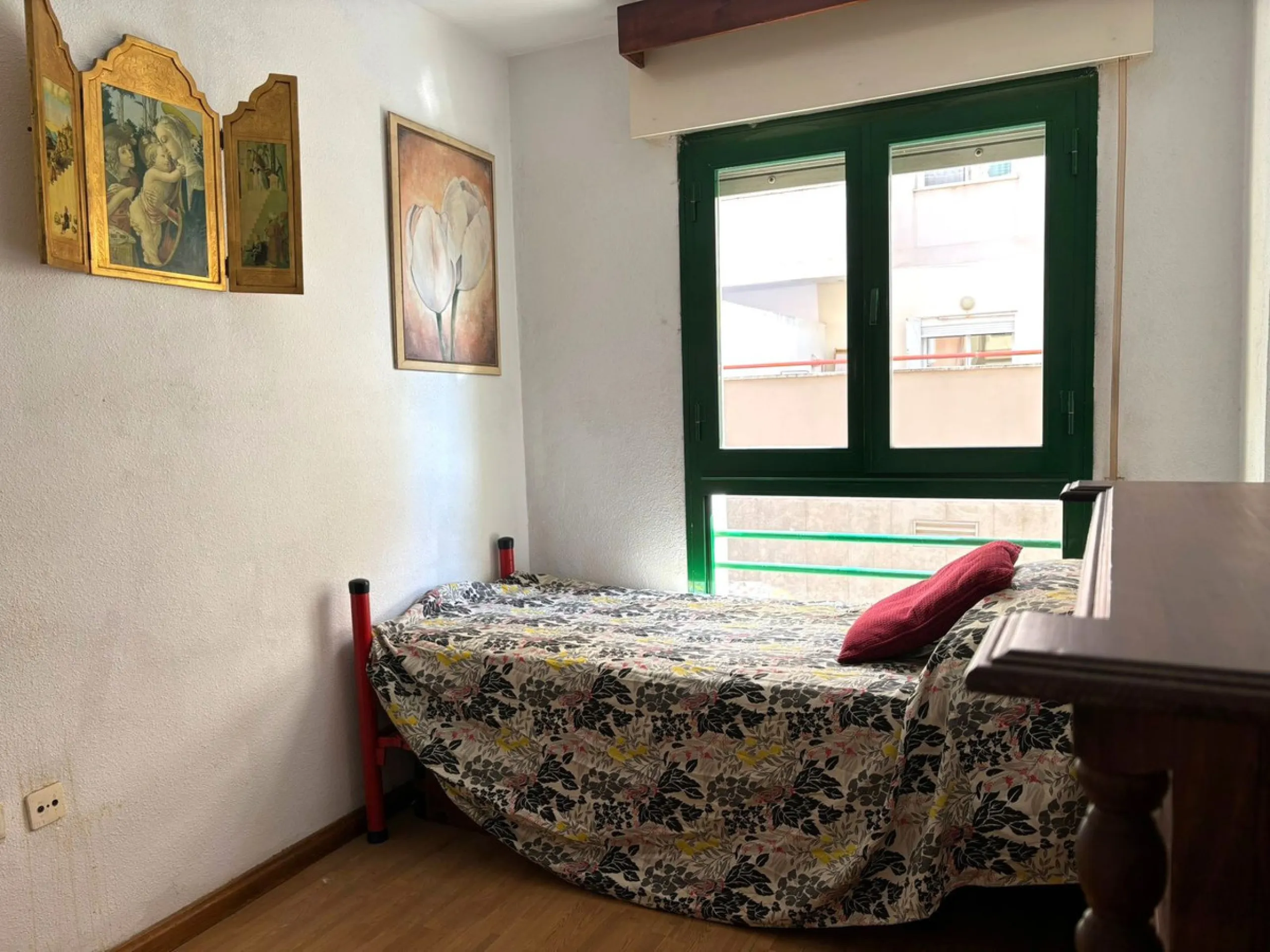 Living close to the sea is a feeling that is hard to describe… but this apartment in Marbella captures it from the very first moment.
