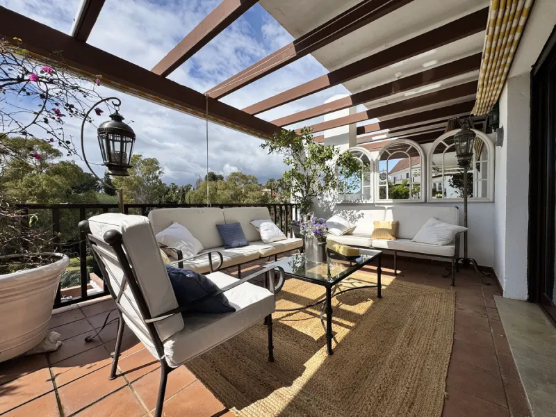 Located in the sought after Coto Real on the prestigious Marbella Golden Mile, this charming 2-bedroom, 2-bathroom apartment offers privacy, tranquility, and excellent potential in one of Marbella's most established gated communities.