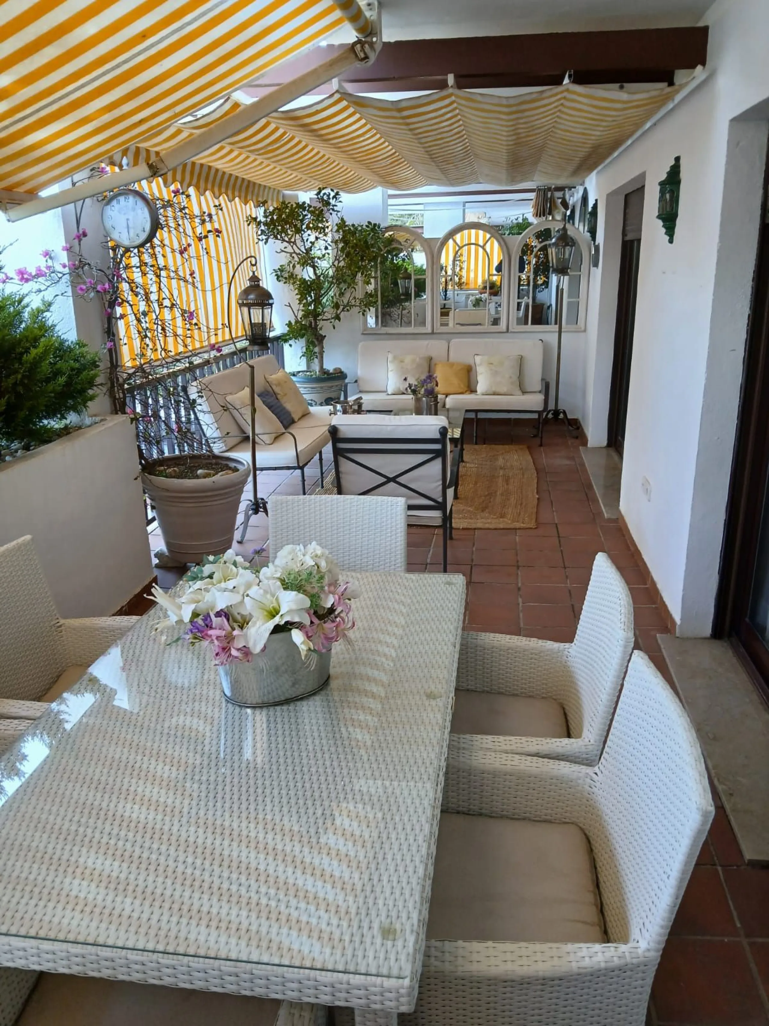 Located in the sought after Coto Real on the prestigious Marbella Golden Mile, this charming 2-bedroom, 2-bathroom apartment offers privacy, tranquility, and excellent potential in one of Marbella's most established gated communities.