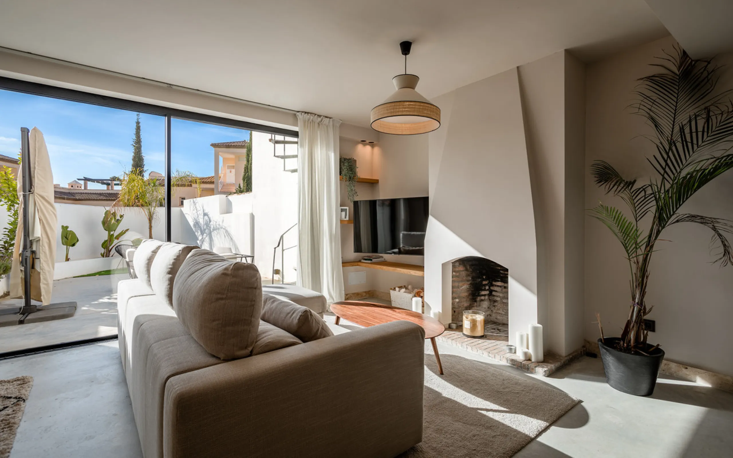 House - Townhouse в продаже в Marbella, Málaga. В доме 2 спален и 2 ванных комнат. Площадь дома 140 м²