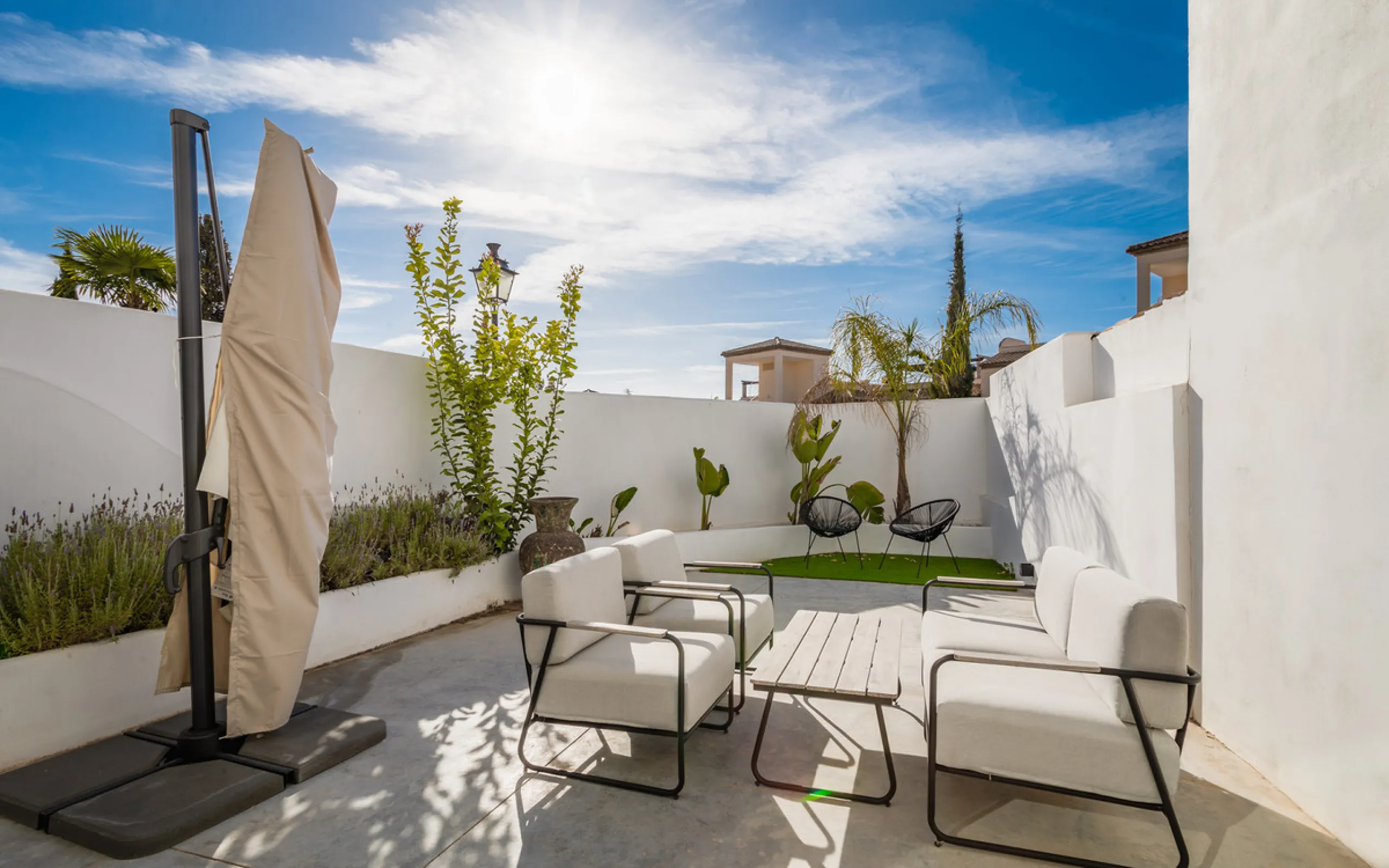 House - Townhouse в продаже в Marbella, Málaga. В доме 2 спален и 2 ванных комнат. Площадь дома 140 м²