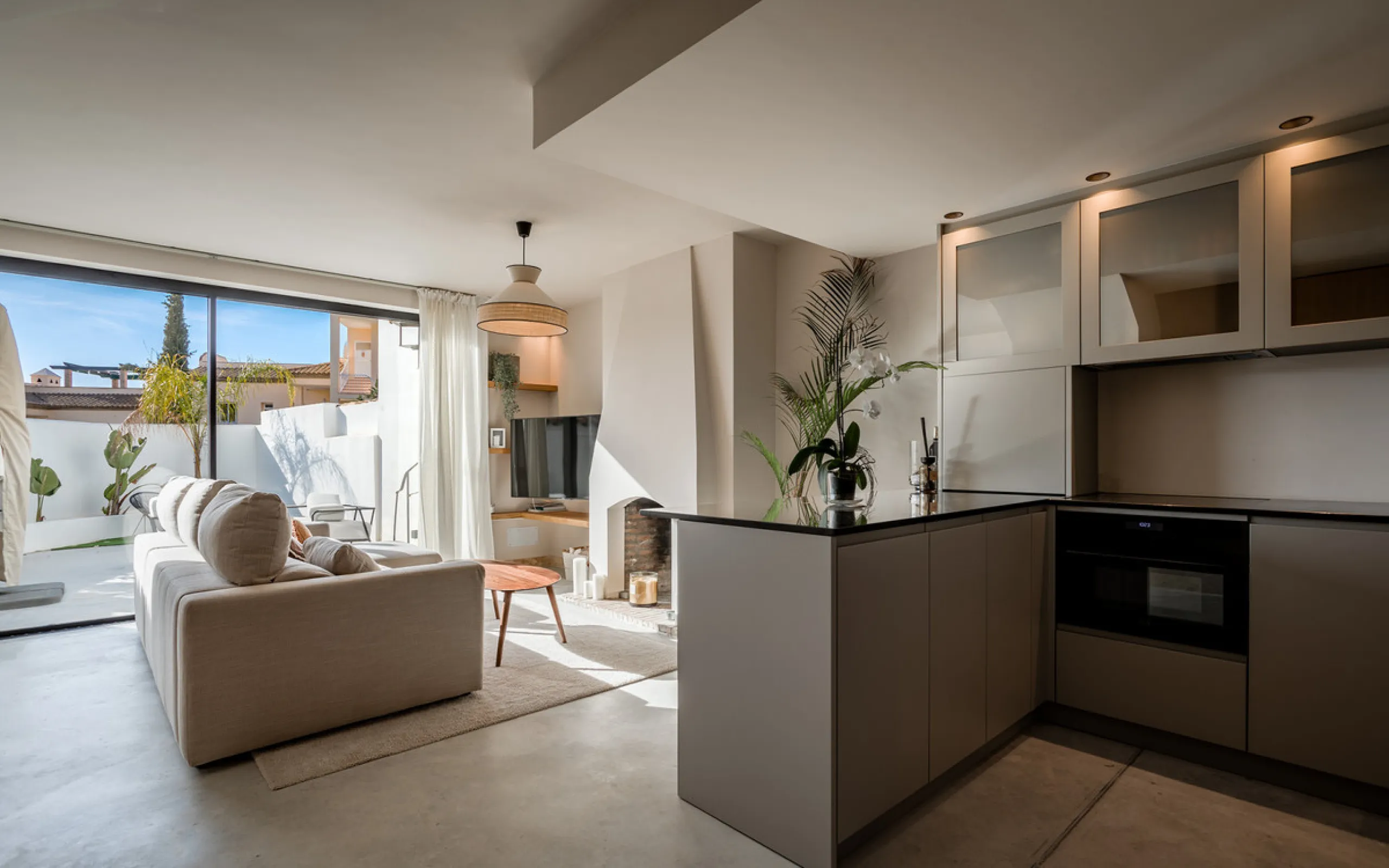 House - Townhouse в продаже в Marbella, Málaga. В доме 2 спален и 2 ванных комнат. Площадь дома 140 м²