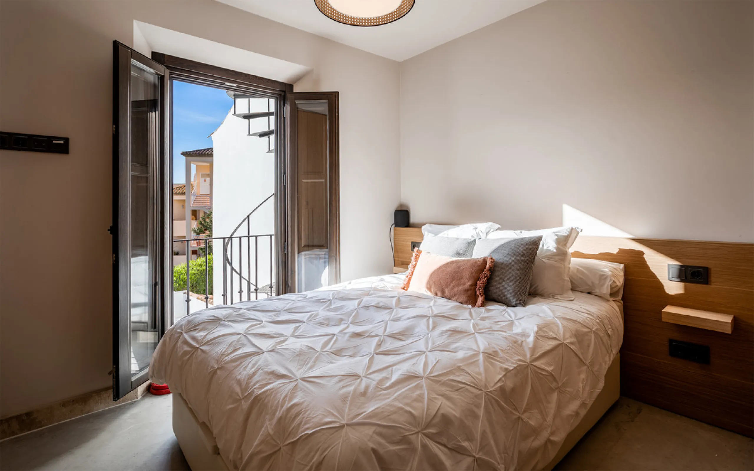 House - Townhouse в продаже в Marbella, Málaga. В доме 2 спален и 2 ванных комнат. Площадь дома 140 м²